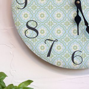 Seinäkello kuviolla ja tekstillä antiikinopaali 34cm Chic Antique