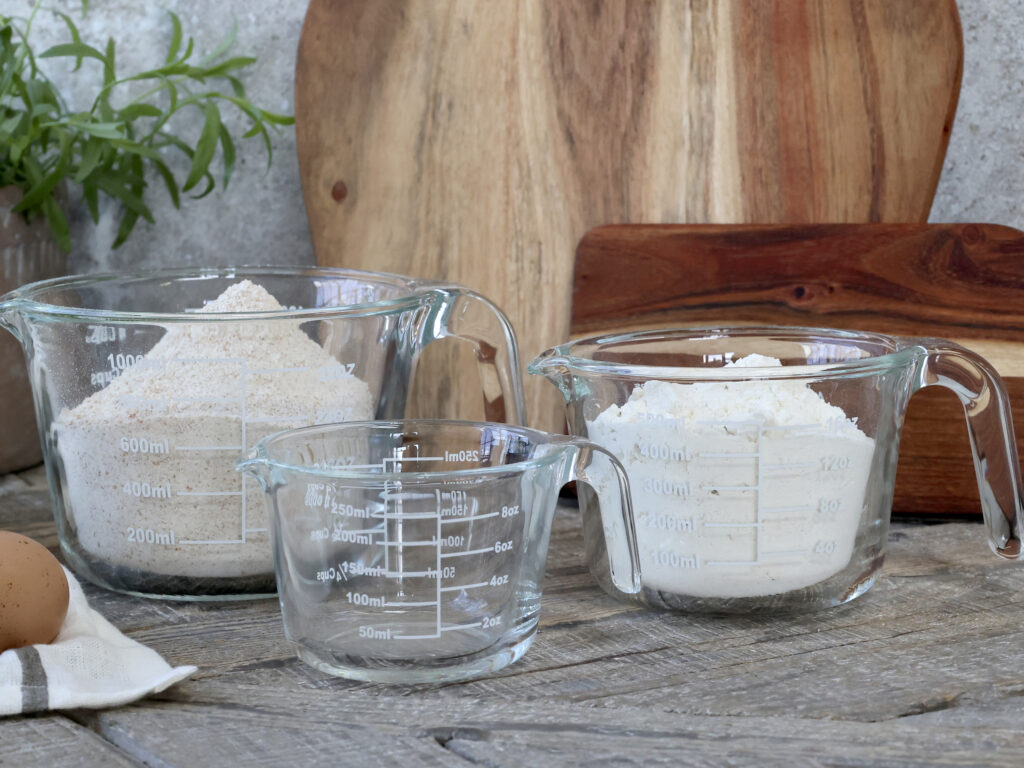 Lasinen mittakannu 1000ml Chic Antique